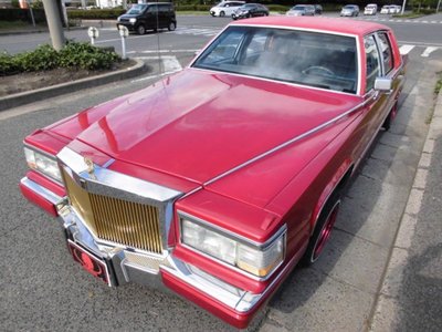 CADILLAC FLEETWOOD - 1