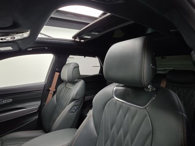 2022 Genesis GV70 — миниатюра 17