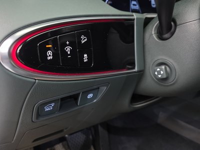 2022 Genesis GV70 — миниатюра 11
