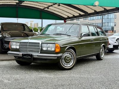 MERCEDES-BENZ MEDIUM-CLASS - 1