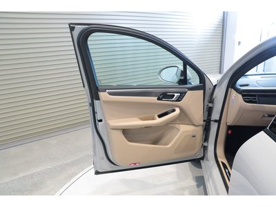صورة مصغرة 17 لـ 2024 Porsche MACAN