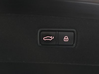 2021 Genesis G90 thumbnail 20