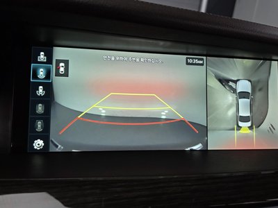 2021 Genesis G90 thumbnail 15