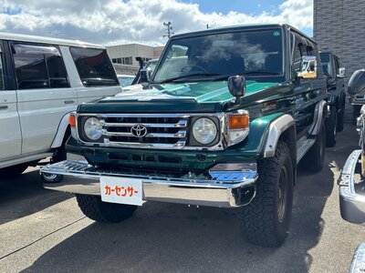 TOYOTA LAND CRUISER 70