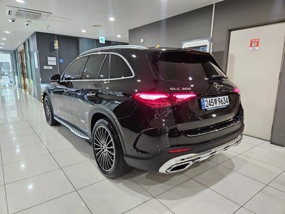 صورة 4 لـ 2023 Mercedes-BENZ GLC