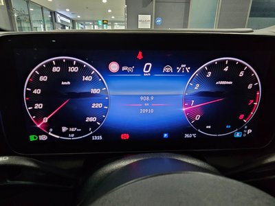 صورة 8 لـ 2023 Mercedes-BENZ GLC