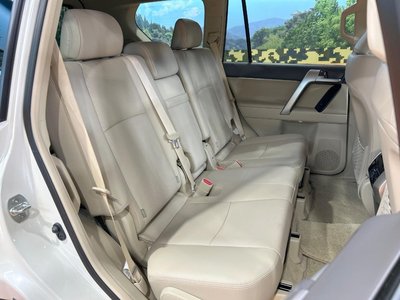 TOYOTA LAND CRUISER PRADO - 9