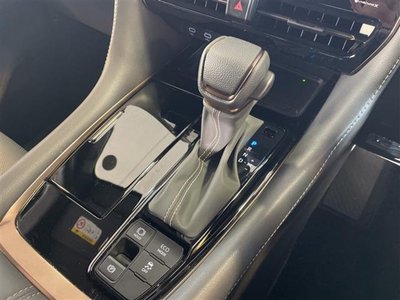 2025 Toyota ALPHARD — фото 10