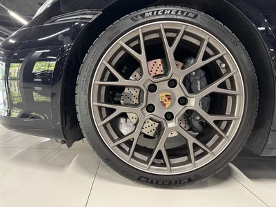 2023 Porsche 911 — миниатюра 17
