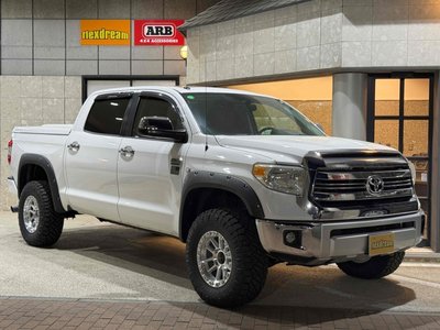 TOYOTA TUNDRA - 2