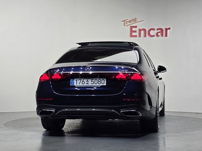 MERCEDES-BENZ E-CLASS - 4