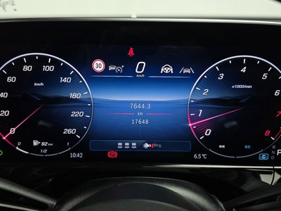 MERCEDES-BENZ E-CLASS - 8