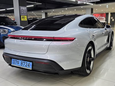 2025 Porsche TAYCAN 照片 7