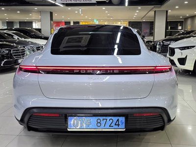 2025 Porsche TAYCAN 照片 6