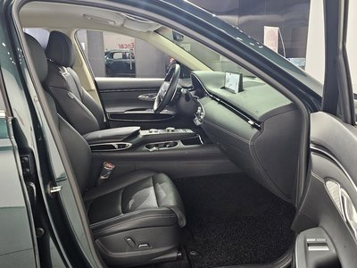 2022 Genesis GV70 thumbnail 16