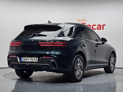 صورة 3 لـ 2022 Genesis GV70