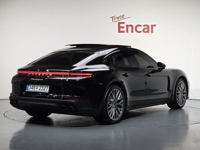 PORSCHE PANAMERA - 3