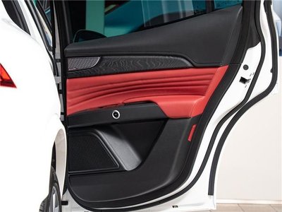 صورة 10 لـ 2023 Maserati GRECALE
