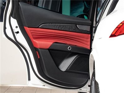 صورة 9 لـ 2023 Maserati GRECALE