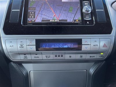 TOYOTA LAND CRUISER PRADO - 9