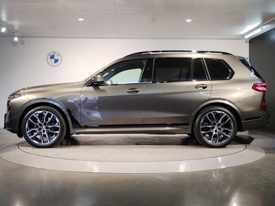 BMW X7 - 7