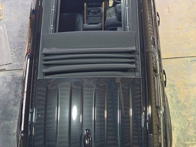LAND ROVER DEFENDER - 8