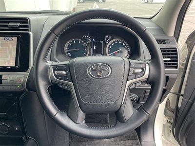 TOYOTA LAND CRUISER PRADO - 10