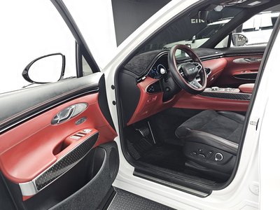 صورة 10 لـ 2022 Genesis GV70