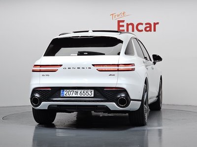 صورة 3 لـ 2022 Genesis GV70