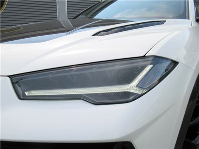 2023 Lamborghini URUS photo 9
