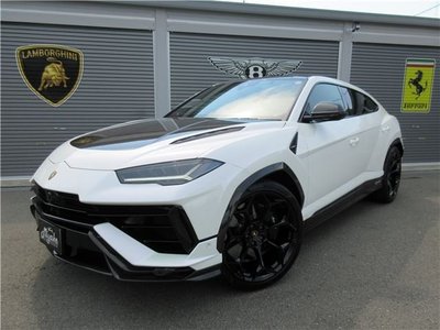 2023 Lamborghini URUS photo 1