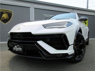 2023 Lamborghini URUS photo 6