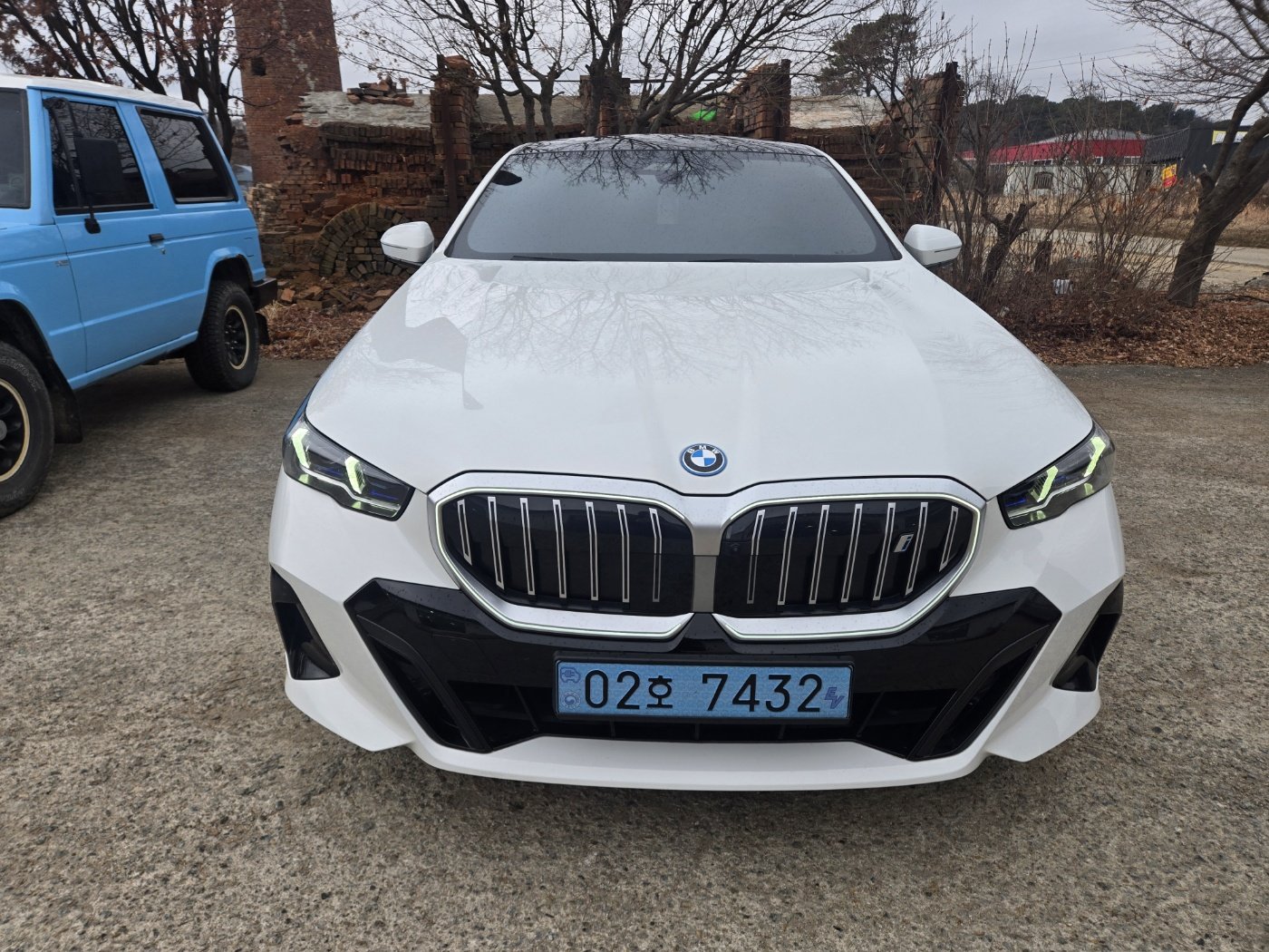 BMW I5 - View 1