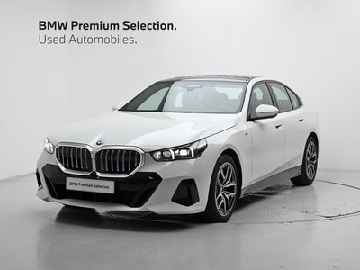 2025 BMW 5 SERIES 照片 1