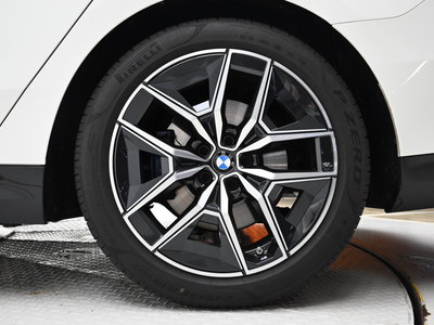 2025 BMW 5 SERIES 照片 6