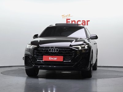 AUDI Q8 - 3