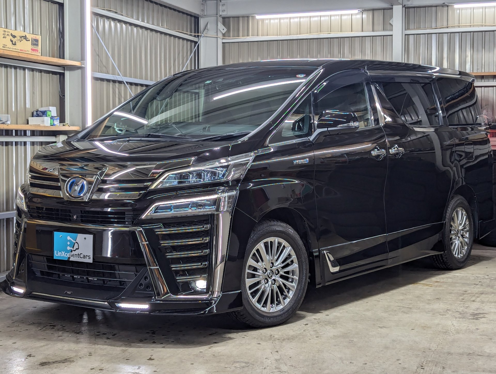 TOYOTA VELLFIRE - View 1