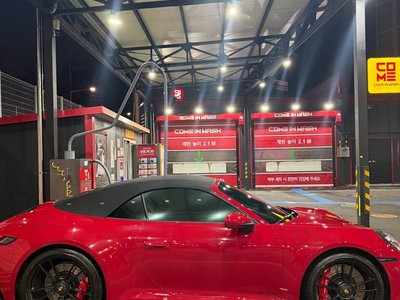 PORSCHE 911 - 8