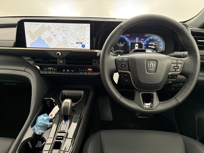 TOYOTA CROWN CROSSOVER - 2