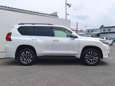 TOYOTA LAND CRUISER PRADO - 10