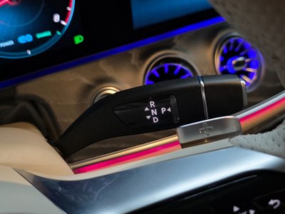 MERCEDES-BENZ E-CLASS - 9