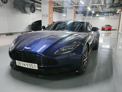 ASTON MARTIN DB11