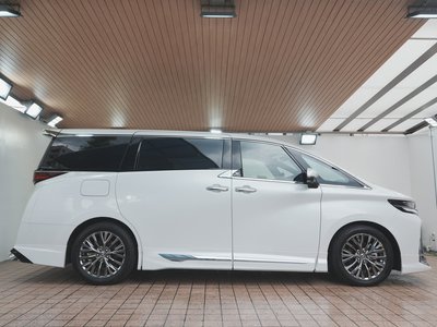 2025 Toyota VELLFIRE photo 7