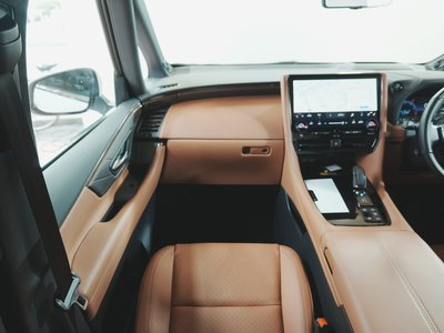 صورة مصغرة 18 لـ 2025 Toyota VELLFIRE