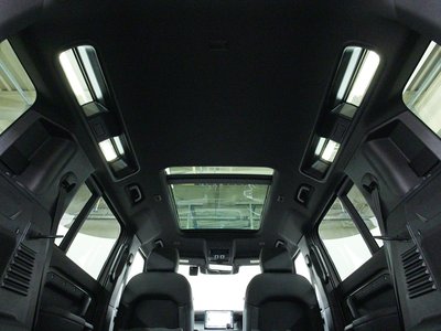 LAND ROVER DEFENDER - 9