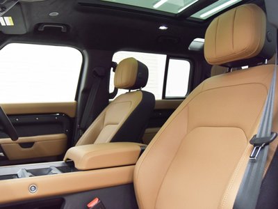 LAND ROVER DEFENDER - 9