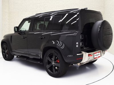LAND ROVER DEFENDER - 2