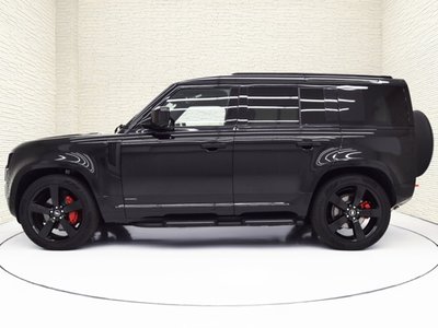 LAND ROVER DEFENDER - 6