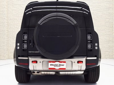 LAND ROVER DEFENDER - 4