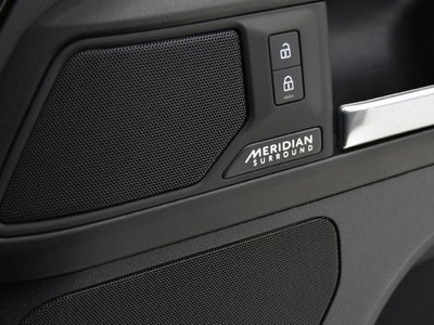 2025 LAND Rover DEFENDER — миниатюра 17